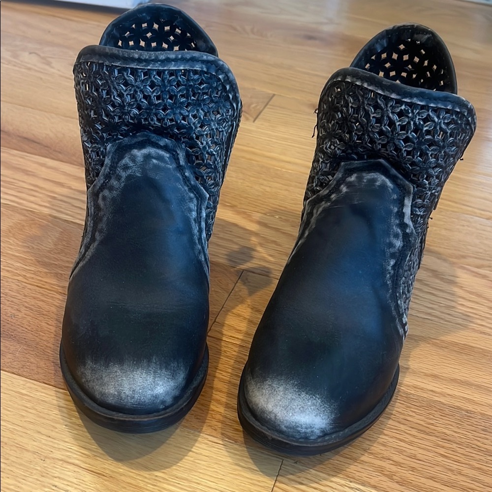 Circle G Black Ankle Booties